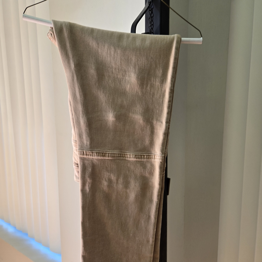 Guess Tan Cargo Pants Modern Style